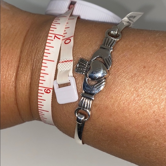 NWT- Sterling Silver (925) Claddagh Bangle - Picture 6 of 9